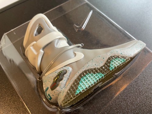 Back the future nike mag - future,