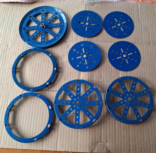 Meccano blue circular - meccano,