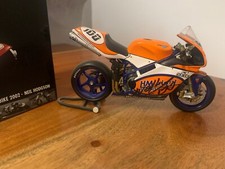 Minichamps 1/12 Scale - Ducati 998 F01 2002 Neil Hodgson Signed