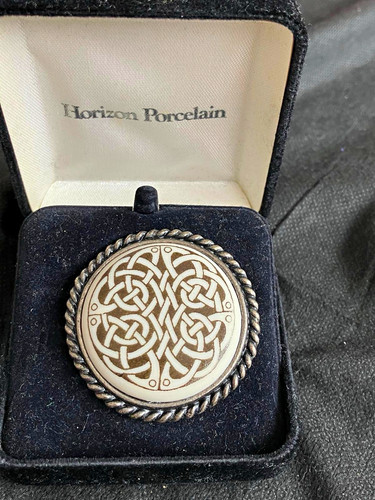 Horizon porcelain celtic knot - horizon,