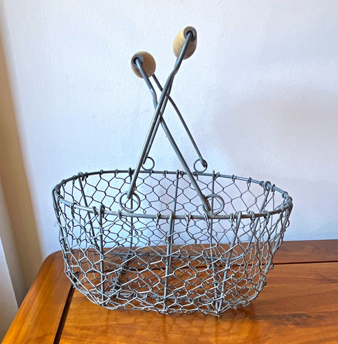 Grey oval wire - harvest, egg