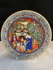 Royal Worcester  Christmas Day Plate  Boxed by Sue Scullard
