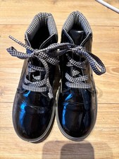 Used girls genuine soft black patent/ leather/ primigi  size 11 ankle boots /