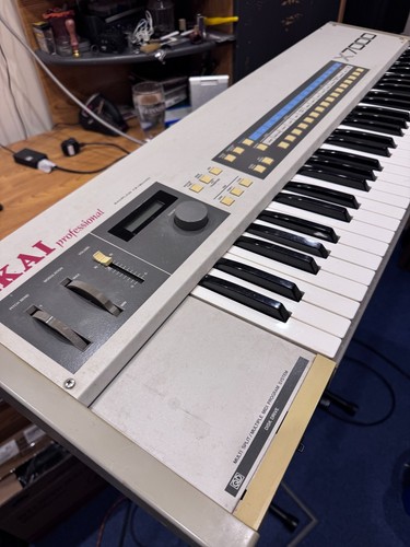 Akai x7000 sampler - sampler, (1986)