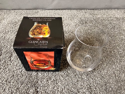 Official canadian whisky - official, glass
