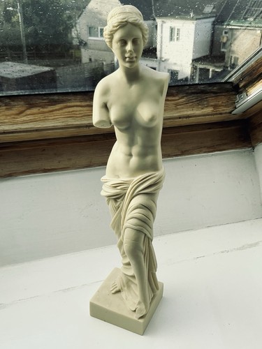 Stunning vintage greek - stunning, venus