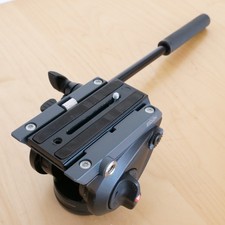 Manfrotto MVH500AH fluid head.