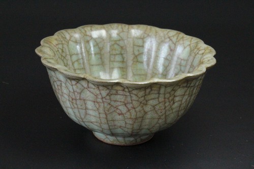 Chinese porcelain ware - porcelain, ge
