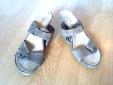 Ladies brown suede Gabor