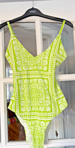 Bnwt bright lime - lime, print