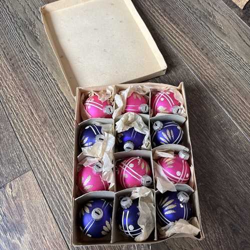 Vintage christmas baubles - vintage, x