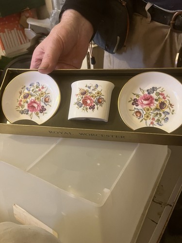 Royal worcester set - royal,
