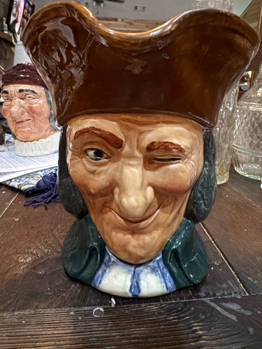 Royal doulton toby jug - royal,