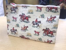 Cath Kids Cath Kidston Beige Horse & Hounds Zipped Pouch 19cm X 12cm