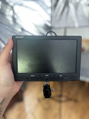 Field monitor without - field,