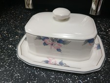 ROYAL DOULTON BLOOMSBURY LIDDED BUTTER DISH