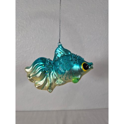 Glass fantail goldfish - fantail,