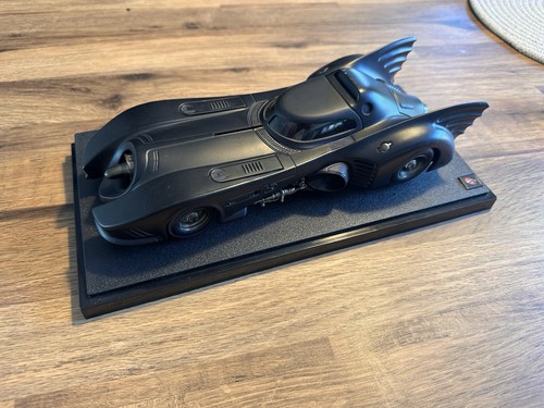 Hot wheels batmobile 18 - wheels, 1/18