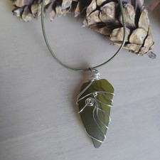 Tumbled Glass Leaf Design Wire