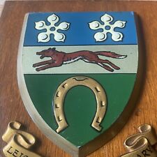 VINTAGE HAND PAINTED LEICESTERSHIRE CONSTABULARY POLICE WALL PLAQUE/SHIELD