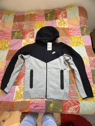 Nike tech fleece - tech, size