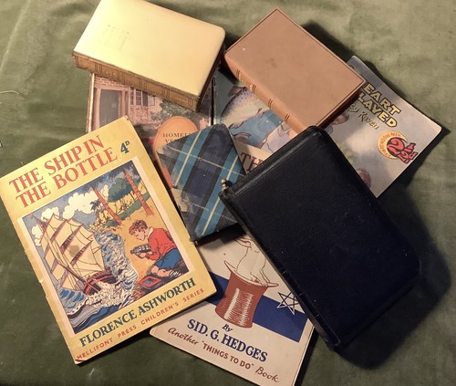 Vintage selection books - of,