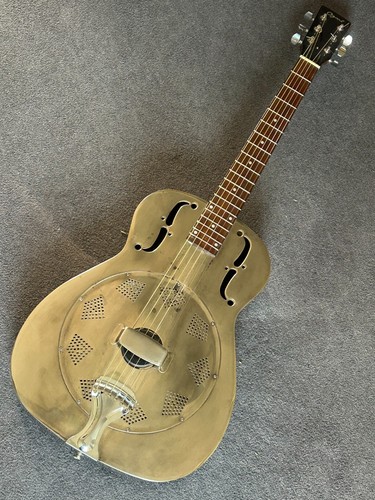 Ozark round neck metal - , bodied