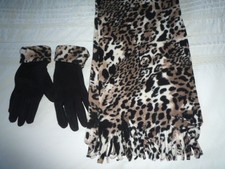 LADIES M AND S SCARF AND