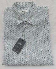 MENS MARKS & SPENCER ECRU & BLUE PATTERNED SOFT TOUCH SHORT SLEEVE SHIRT SIZE L
