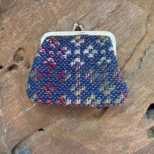 Vintage new wool kiss-lock