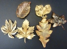 6 vintage brooches, pin