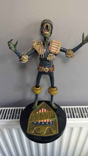 Judge dredd vinyl model - dredd,