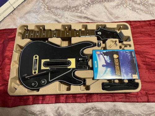 Wii guitar hero - guitar, game