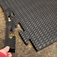 Interlocking Stable Floor Mats EVA 6ft x 4ft Cushioned Horse Matting Equine