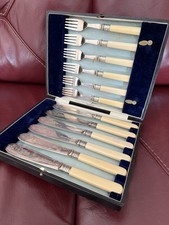 Walker & Hall boxed Fish set