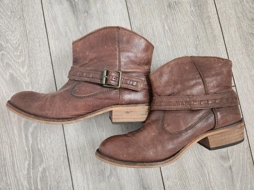 Red herring brown leather - herring,
