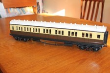 0 gauge GWR bow ebded composite coach ( 1/2 )