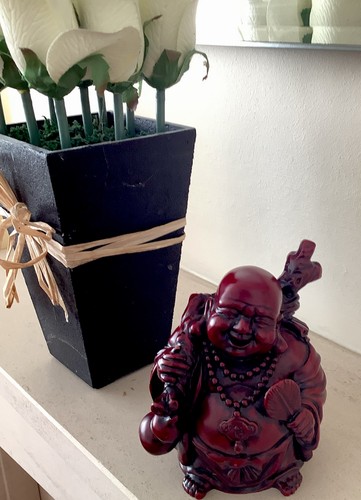 Laughing buddha monk red - in,