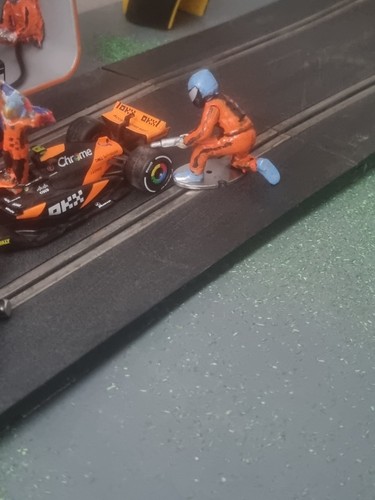 Scalextric props buildings - scalextric,