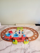 ELC Happyland Magic Motion & Sounds Train Set & 3 figures.  Fully working 