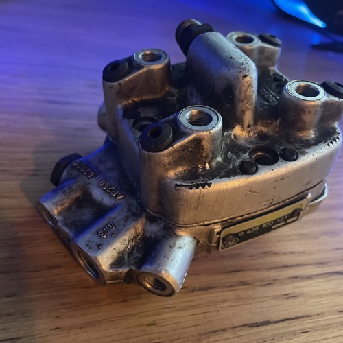 Bosch fuel injector nozzle - bosch,