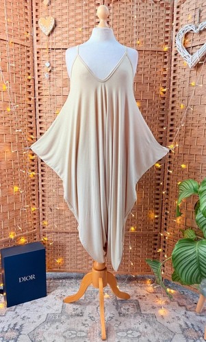 Bnwot italian beige - beige, harem