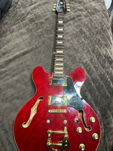 Semi acoustic electric guitar - electric,