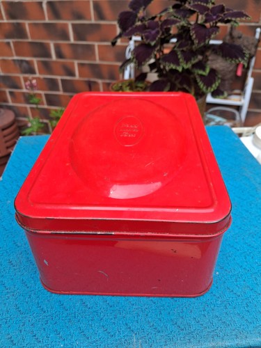 Vintage red brexton - metal, food