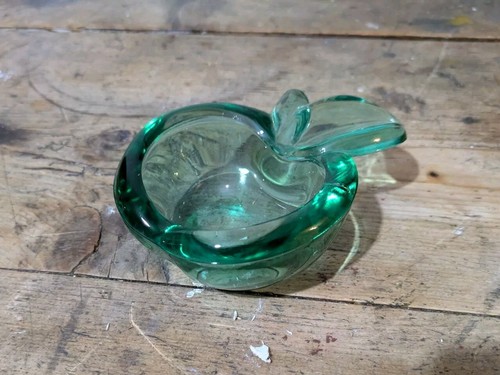 Green apple ashtray - green, vannes