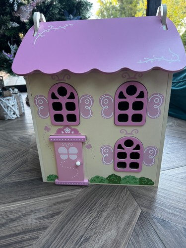Dolls house nearly new - house,