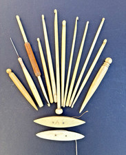 VINTAGE ANTIQUE JOB LOT 14 CARVED BONE CROCHET HOOKS  TATTING SHUTTLES  BODKINS