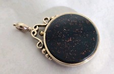 9ct Gold Fob / Pendant . Birmingham 1900. Set with Bloodstone & Carnelian .