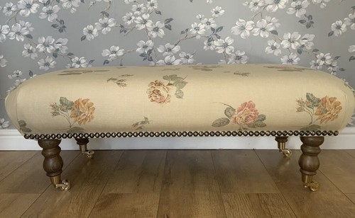 New footstool laura - a, in