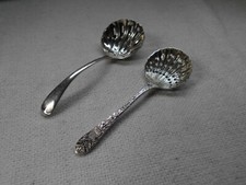 SEASHELL PATTERN SUGAR SIFTER DREDGER PIERCED BOWL SPOONS ORNATE DECORATION (2)
